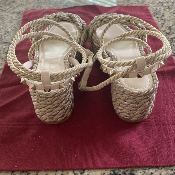 22:06 Valentino Woven Fabric Rockstud Torchon Platform Sandals - Picture 8 of 16